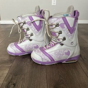 Burton Lodi women’s snowboard boots size 9 used a few seasons